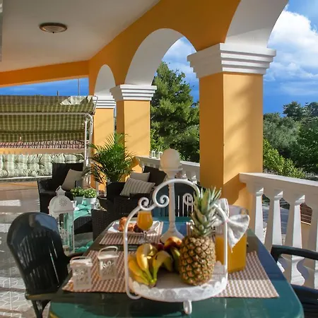 Villa Vezal Laganas